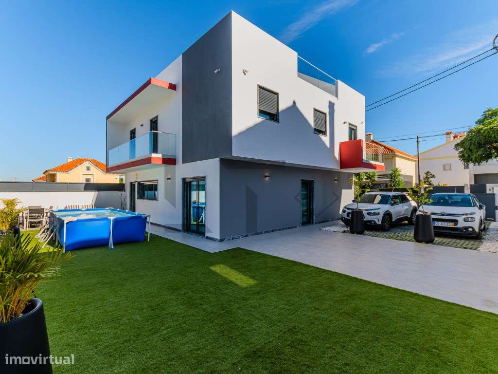 Fantástica Moradia T4 Moderna com Vista Mar, Jardim e Estacionament...-0