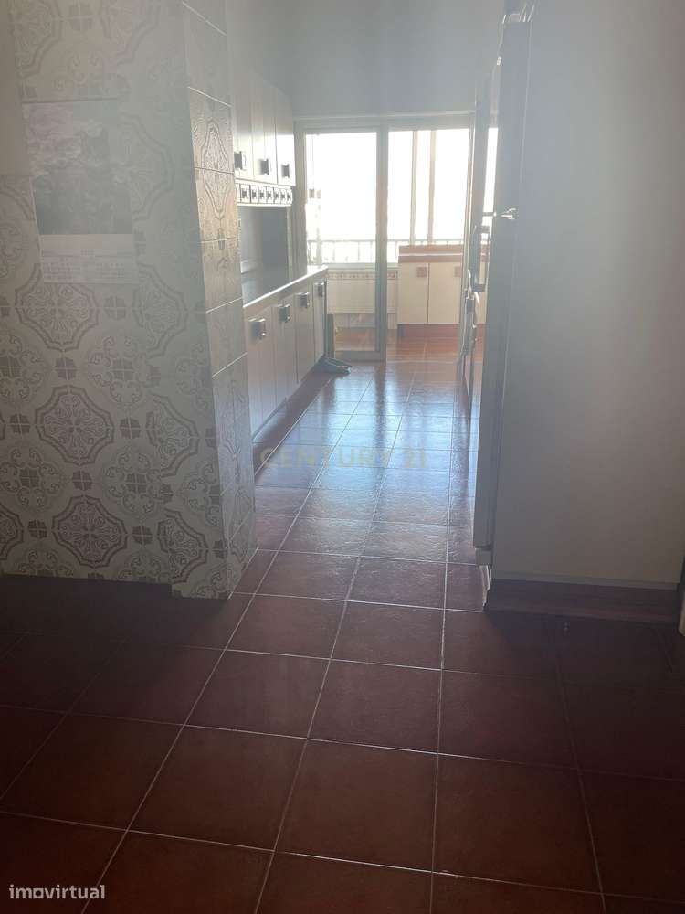 T3 Almada centro com Vista para o Rio - Grande imagem: 5/47