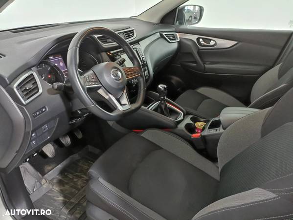 Nissan Qashqai 1.3 138CP 2WD N-Connecta - 9