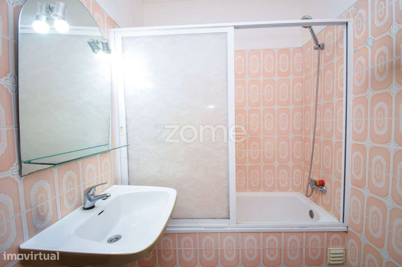 Apartamento T2 à venda no Carregado-11