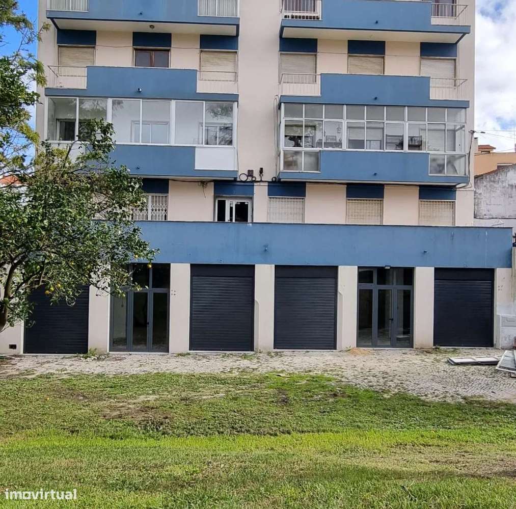 Armazém Feijó- 240m2 com 4 portões e 2 portas de vidro - Grande imagem: 2/12