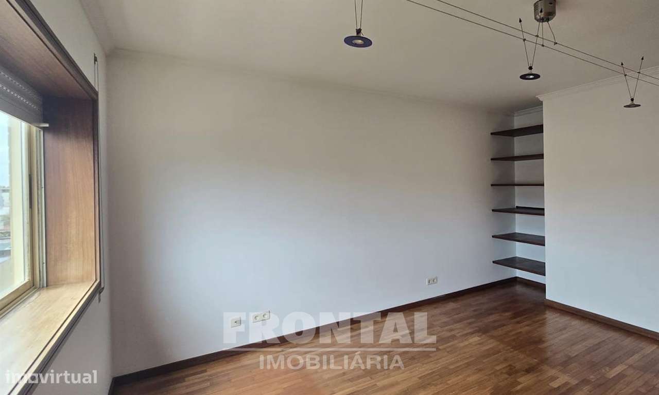 T3 Duplex em Condomínio Fechado com Piscina | Lavra, Matosinhos-22