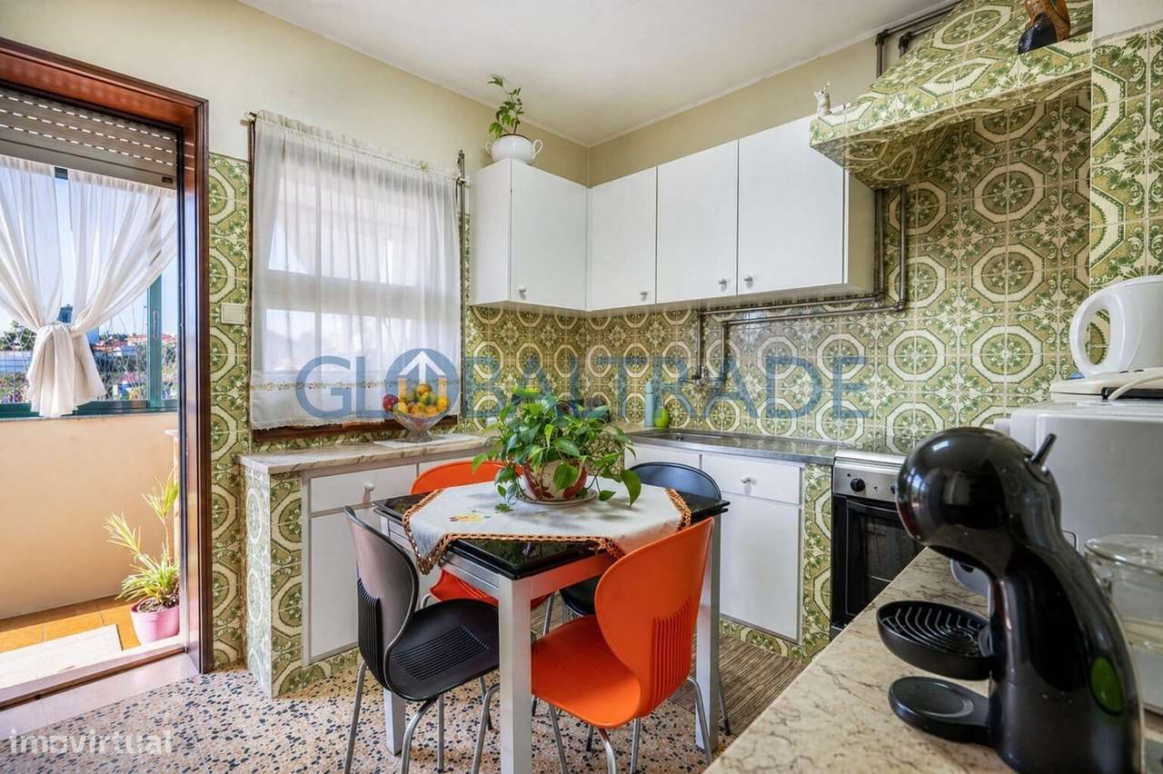 Moradia T2 com Terreno de 537m² e Potencial de Duas Habitações – Maia-21