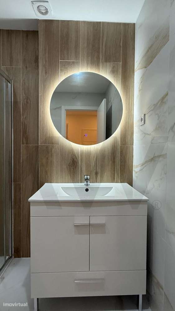 T2 com Pátio Privativo nas Mercês – O Seu Refúgio ao Ar Livre-12