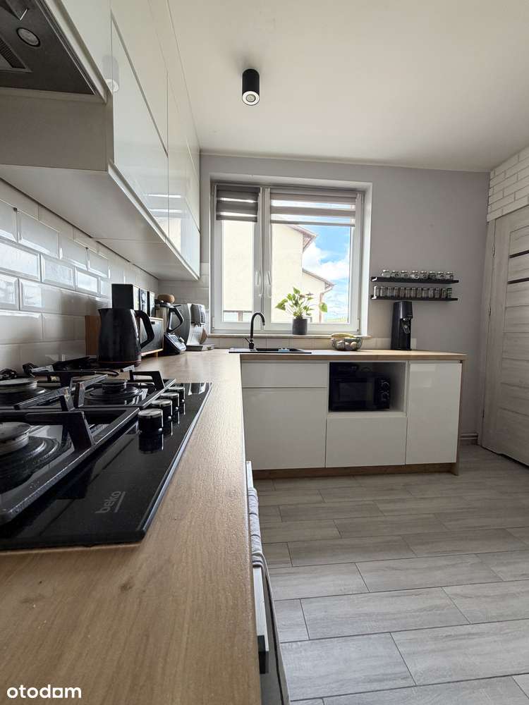 Przestronne mieszkanie 120 m²| 2 balkony| garaż| piwnica| 1 min do SKM-0
