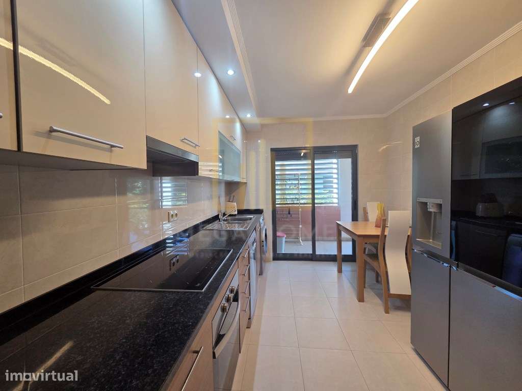 T3 amplo, seminovo, com lugar de estacionamento, em Cerro Ruivo, Po...-24