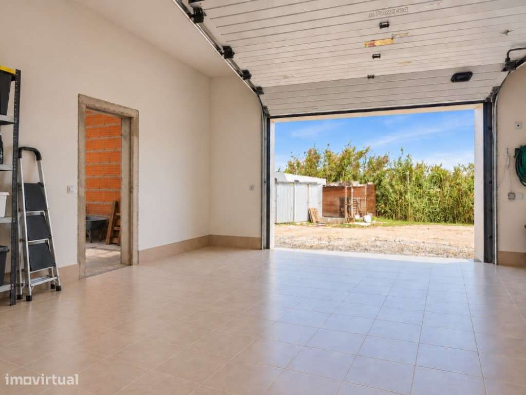 Moradia T4 com garagem - Sobreiro Curvo - A dos Cunhados-31