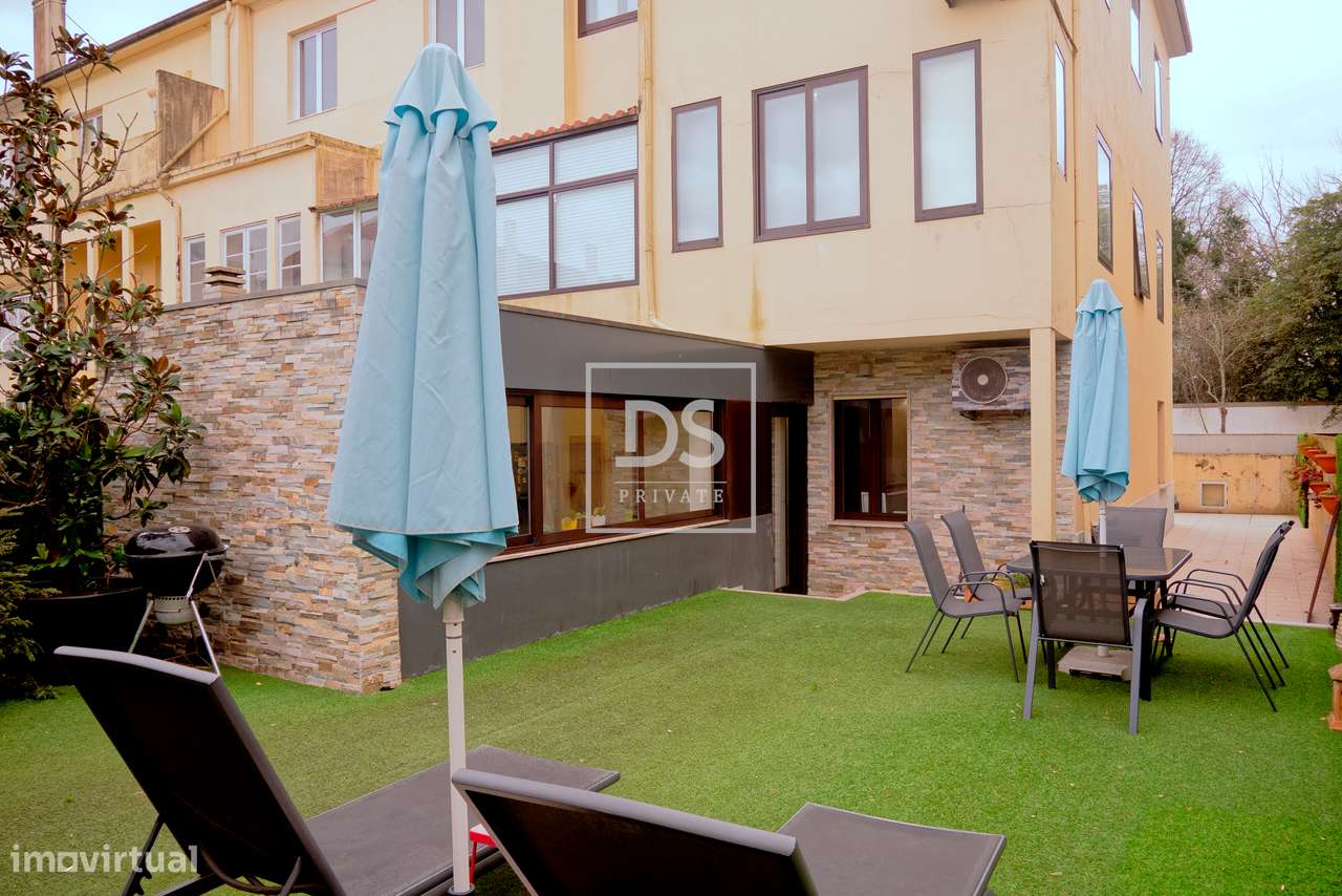 Moradia T5+1  | Campo Alegre | Frente ao Jardim Botânico(Exclusiva)-0