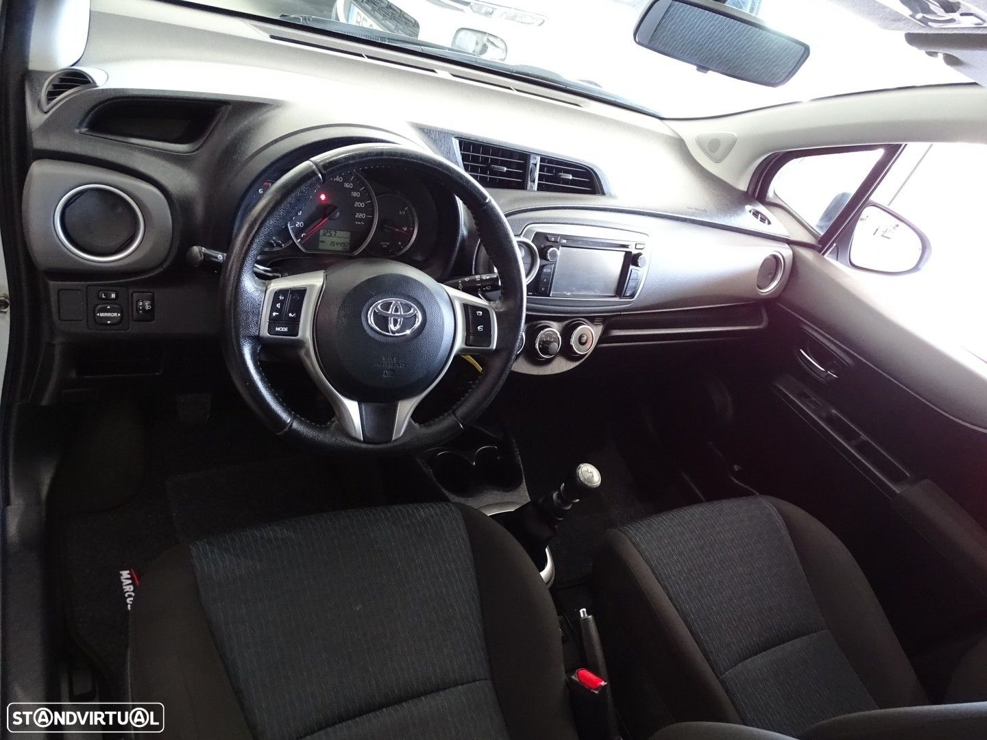 Toyota Yaris 1.33 VVT-i Comfort+Navi - 8