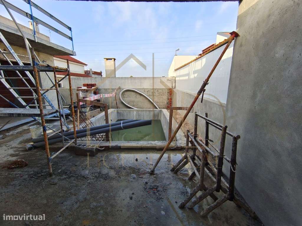 Sofisticada Moradia Térrea T3 +1 com Piscina. Fernão Ferro-31
