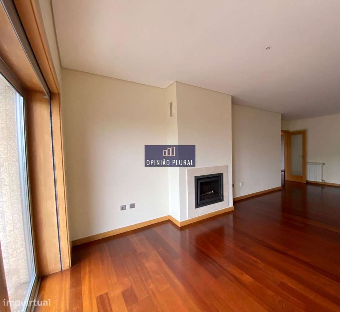 T2 de Luxo com Varandas e Garagem Dupla em S. Félix da Marinha-0