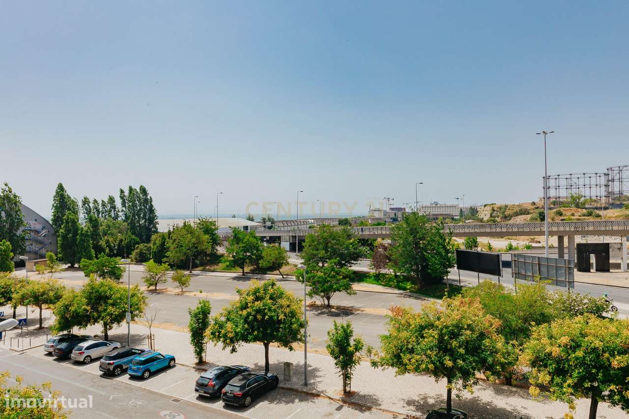 Apartamento T2 com vista rio no Edifício Âncora – Parque das Nações Su-16