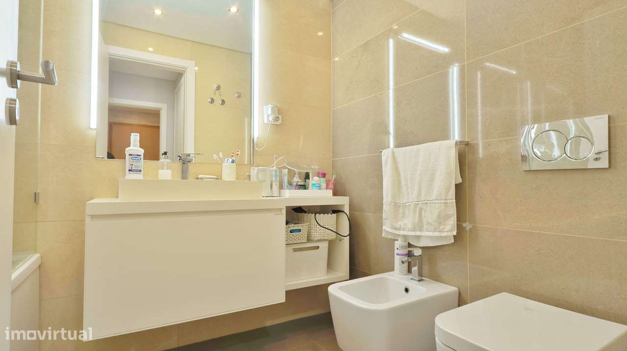 Apartamento T3 com suite e lugar de parqueamento e Box fechada- Quinta-26