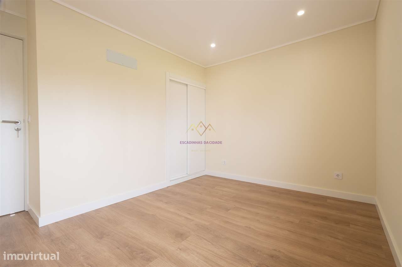 T3 Renovado Olivais com Vista Rio-12