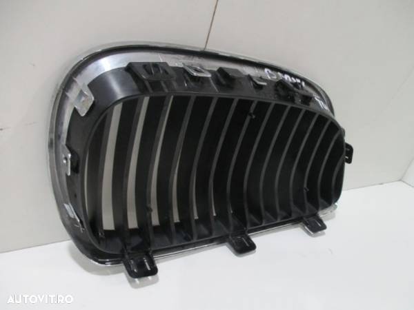 Grila radiator stanga BMW Seria 3 E90 An 2008-2012 - 3