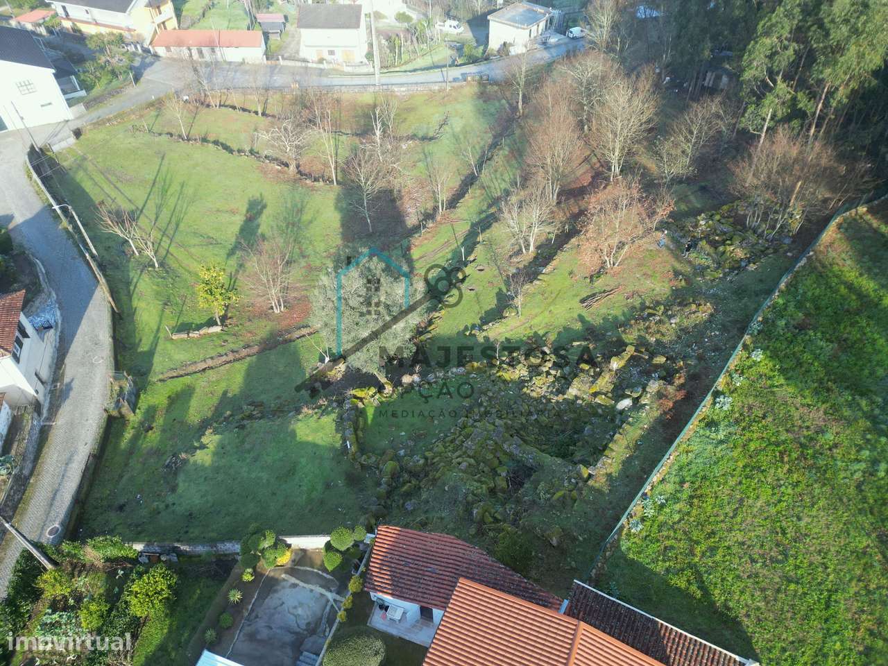 Terreno Urbano com 1.335 m² — Arosa, Guimarães-3