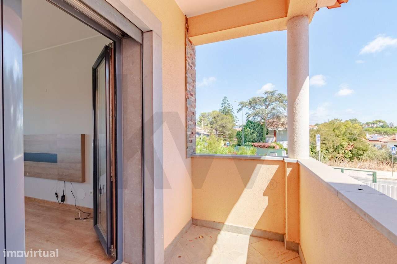 Moradia de sonho T4 com jardim, piscina e privacidade no coração de Ca-26