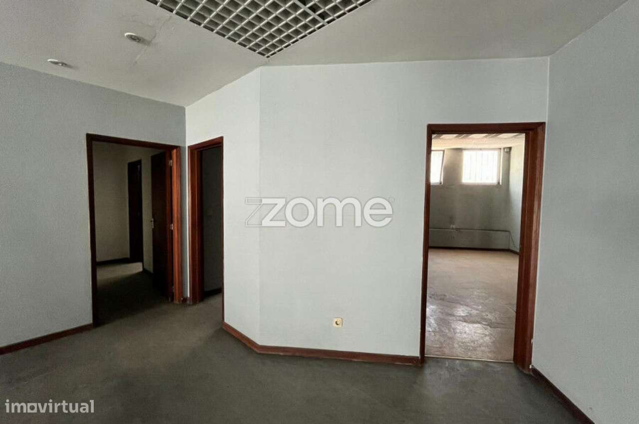 Loja Comercial para Arrendar em Zona Nobre de Viseu – Praça do Goa - Grande imagem: 5/15