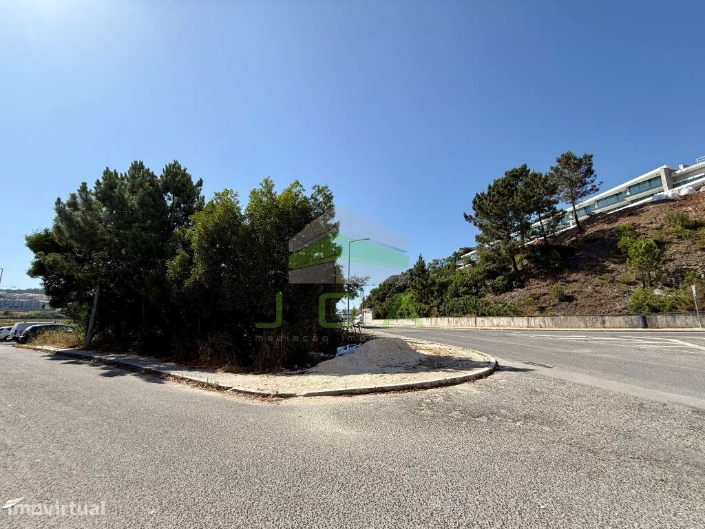 Terreno para construção de um prédio no centro de Leiria - Grande imagem: 3/8