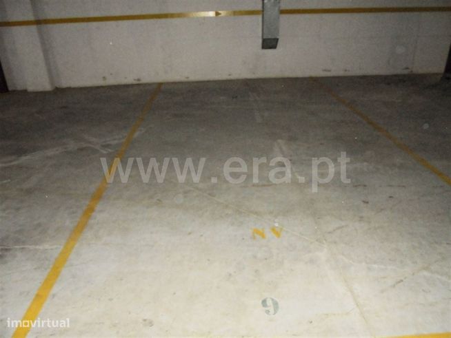 Parqueamento Coberto 65m2; Cruz de Pau-3