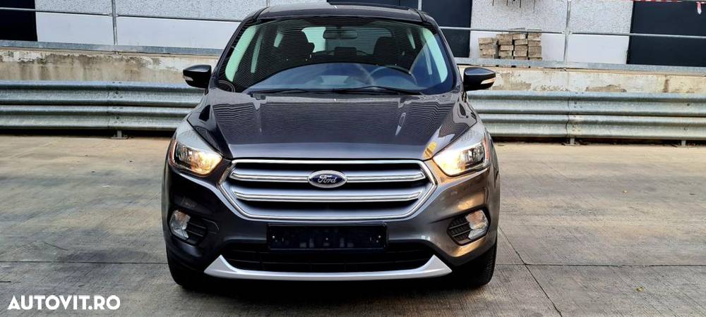 Ford Kuga 1.5 TDCi 2x4 Business Edition - 2