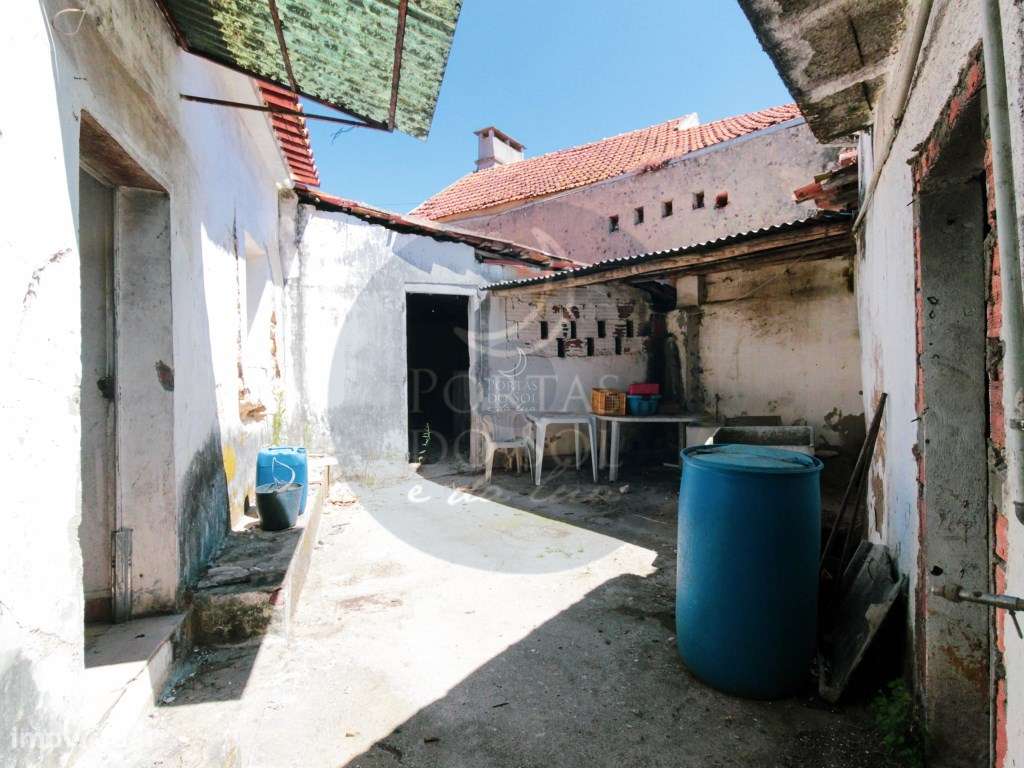 Moradia V2 c garagem-11