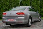 Volkswagen Passat - 9