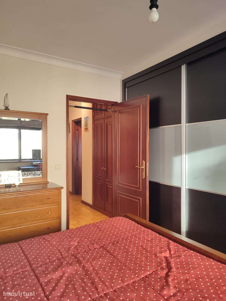 Bom T4 c/ terraço/varandas/nascente poente, a 5 minutos a pé do metro-32