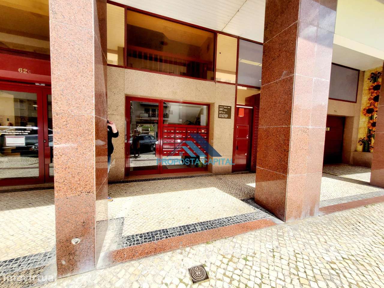 APARTAMENTO T3 TOTALMENTE REMODELADO | ESTRADA DA LUZ - COM GARAGEM-49
