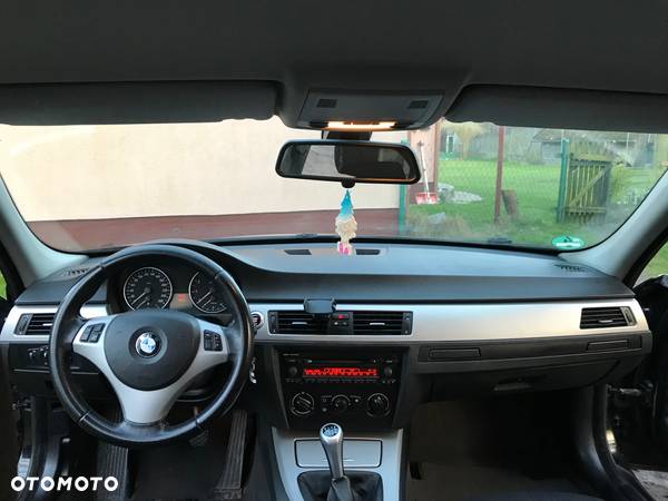 BMW Seria 3 325i - 20