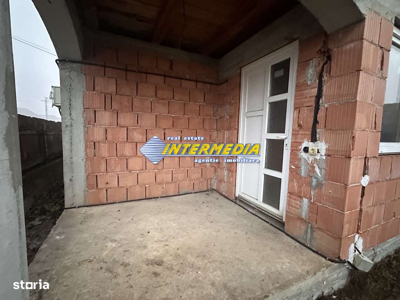 Casa noua la rosu teren 1000 mp toate utilitatile cu pivnita - Imagine principală: 2/10