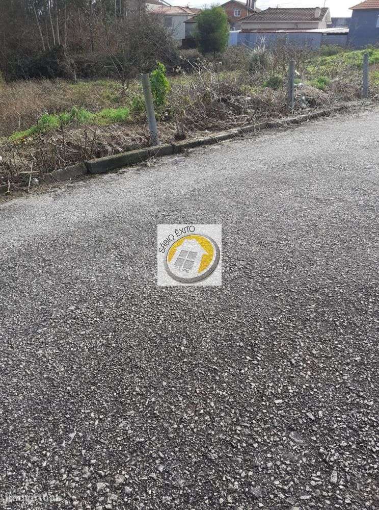 Terreno em Fiães, Santa Maria da Feira com 1100 m2 - Grande imagem: 4/6