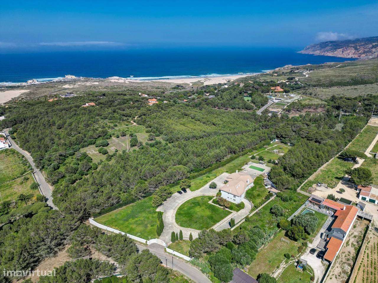 Moradia Privada com Terreno Excecional em Cascais-10