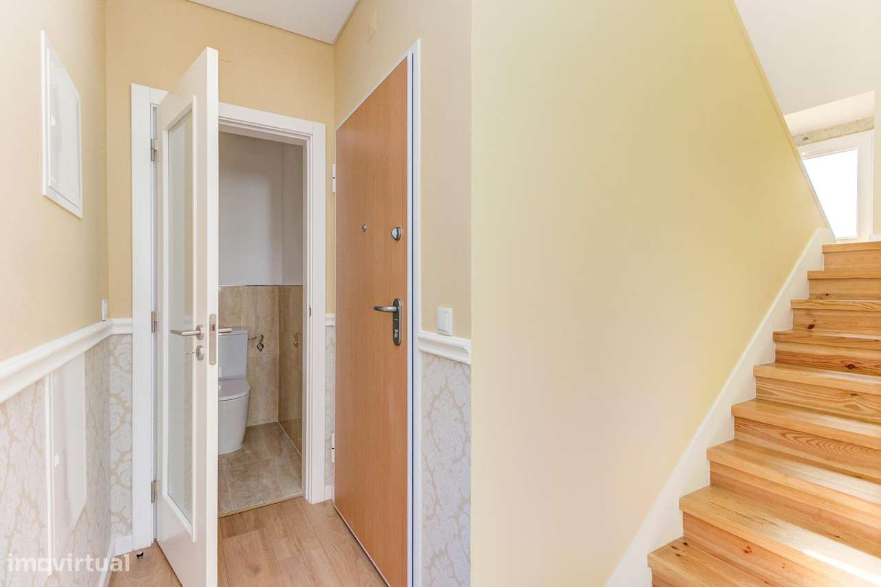 Apartamento T2 Duplex com 140m2, em Massamá-10