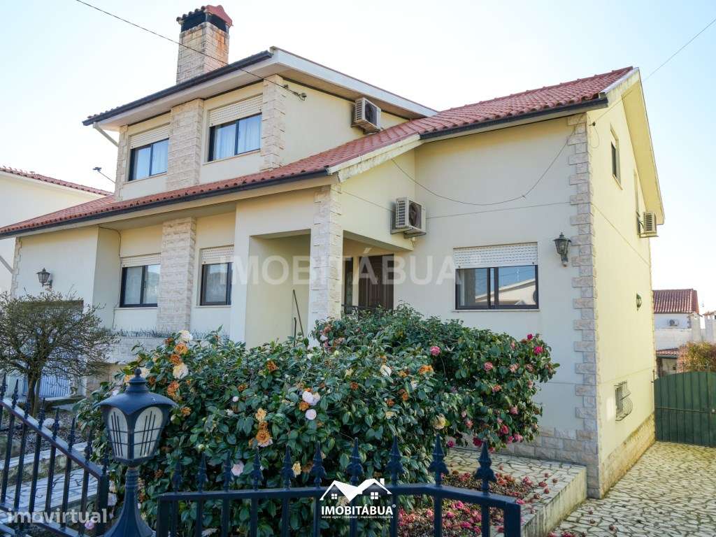 Moradia T5 com Piscina (Jacuzzi Integrado), Jardim e Churrasqueira-42