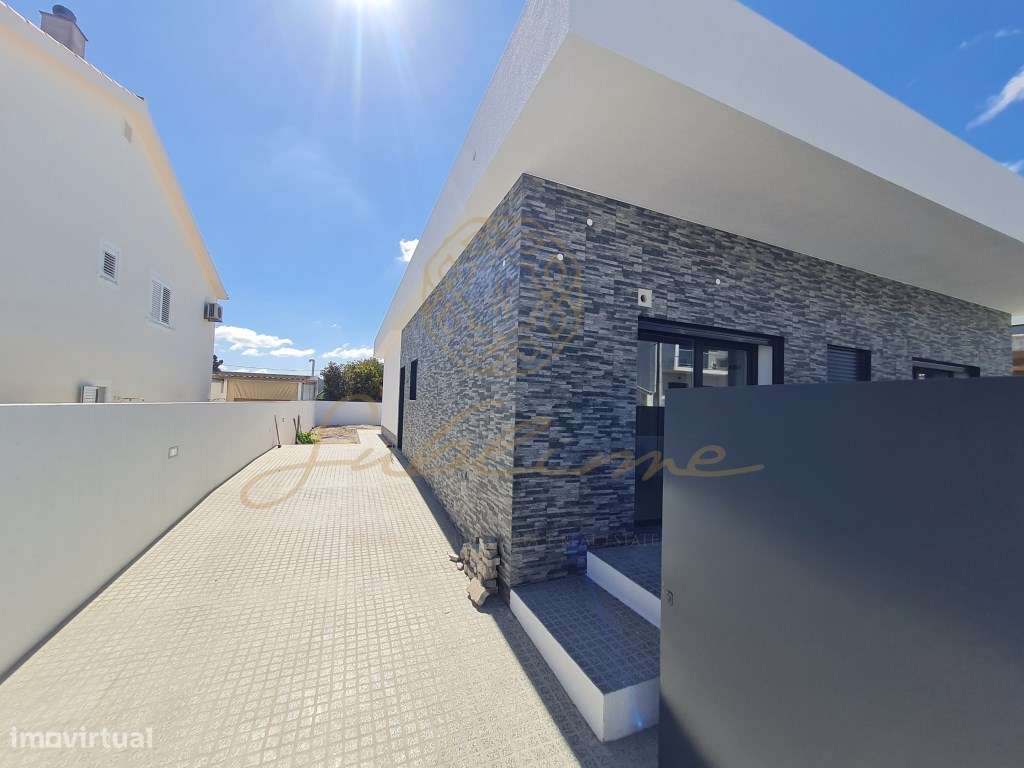 Moradia Térrea com 4 Quartos 'NOVA' - Grande imagem: 4/25