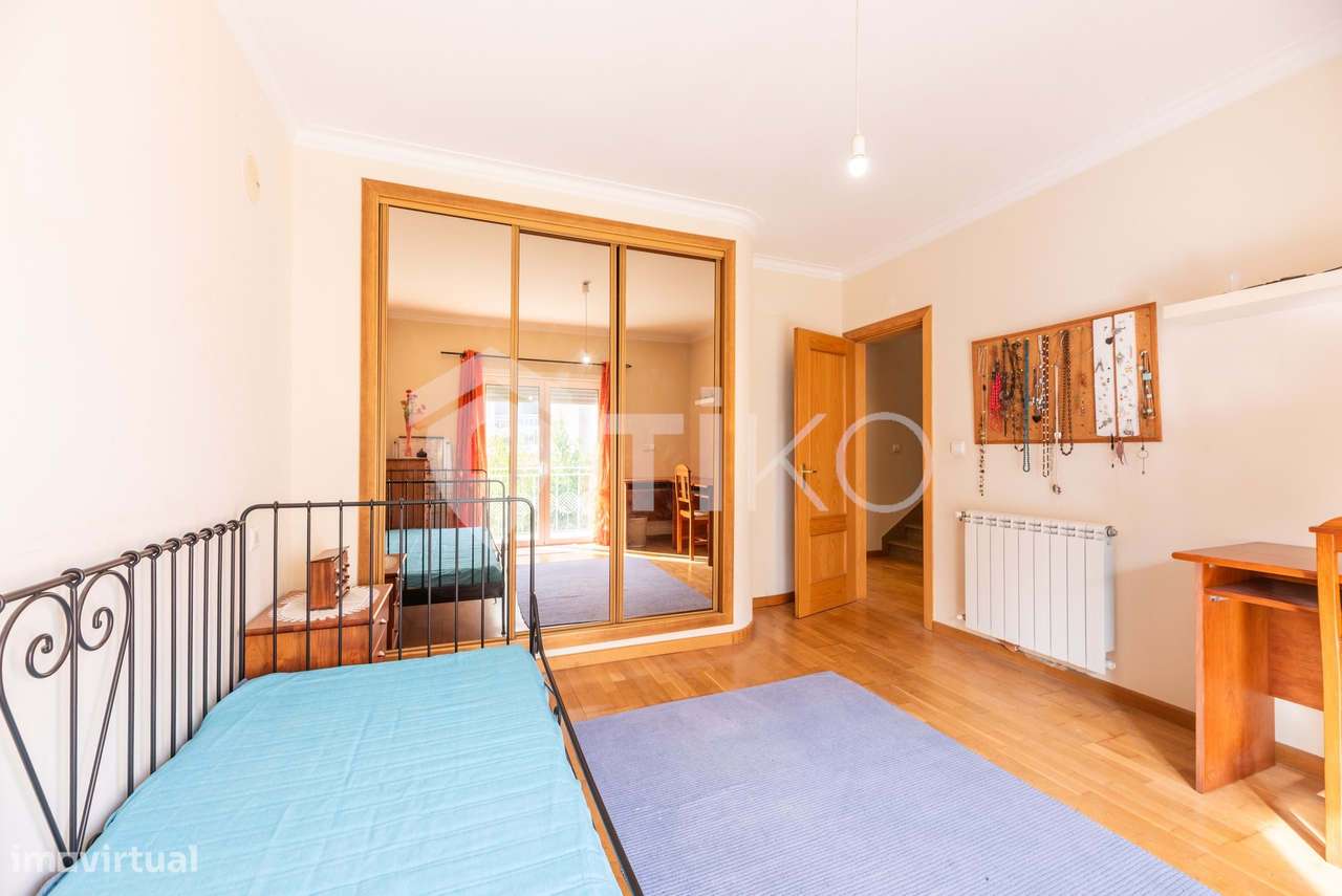 Moradia, 342 m², Charneca de Caparica e Sobreda-31