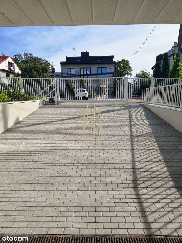 Julianów - dwukondygnacyjny apartament z tarasem i ogródkiem-10