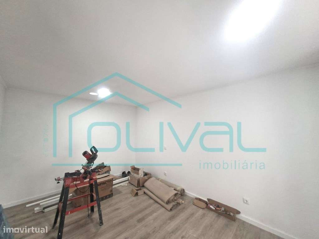 Moradia T3 totalmente remodelada no centro de Salvaterra de Magos-11