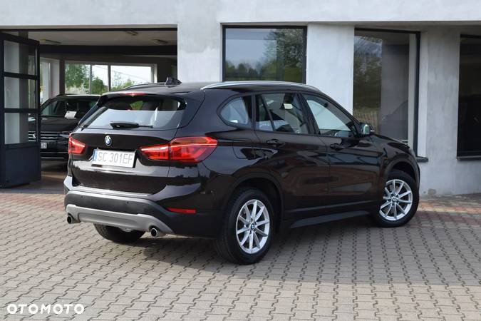 BMW X1 xDrive20i - 8