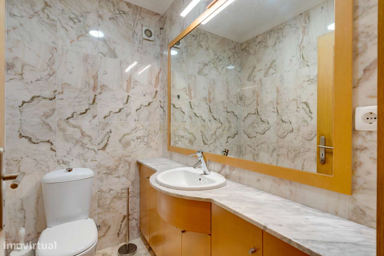 Moradia T3, Águas-furtadas + Cave com possibilidade +T1-18