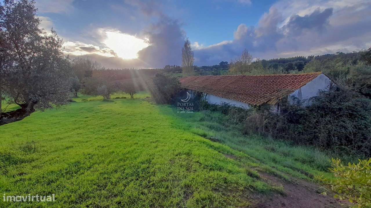 2 Armazéns e Alpendre em 2.040 m2 de Terreno. - Grande imagem: 1/6