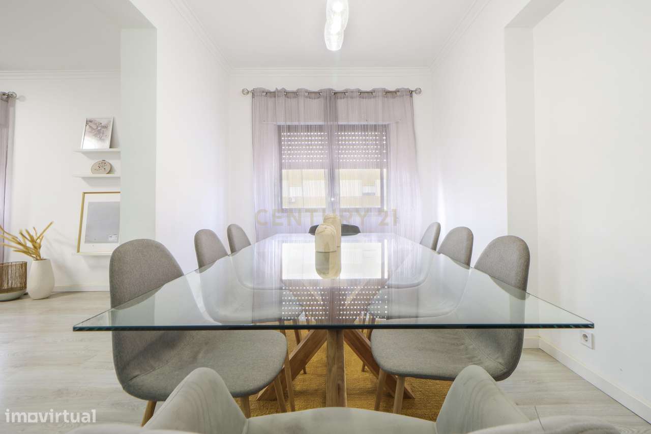 Apartamento T4, moderno e luminoso no Seixal-16