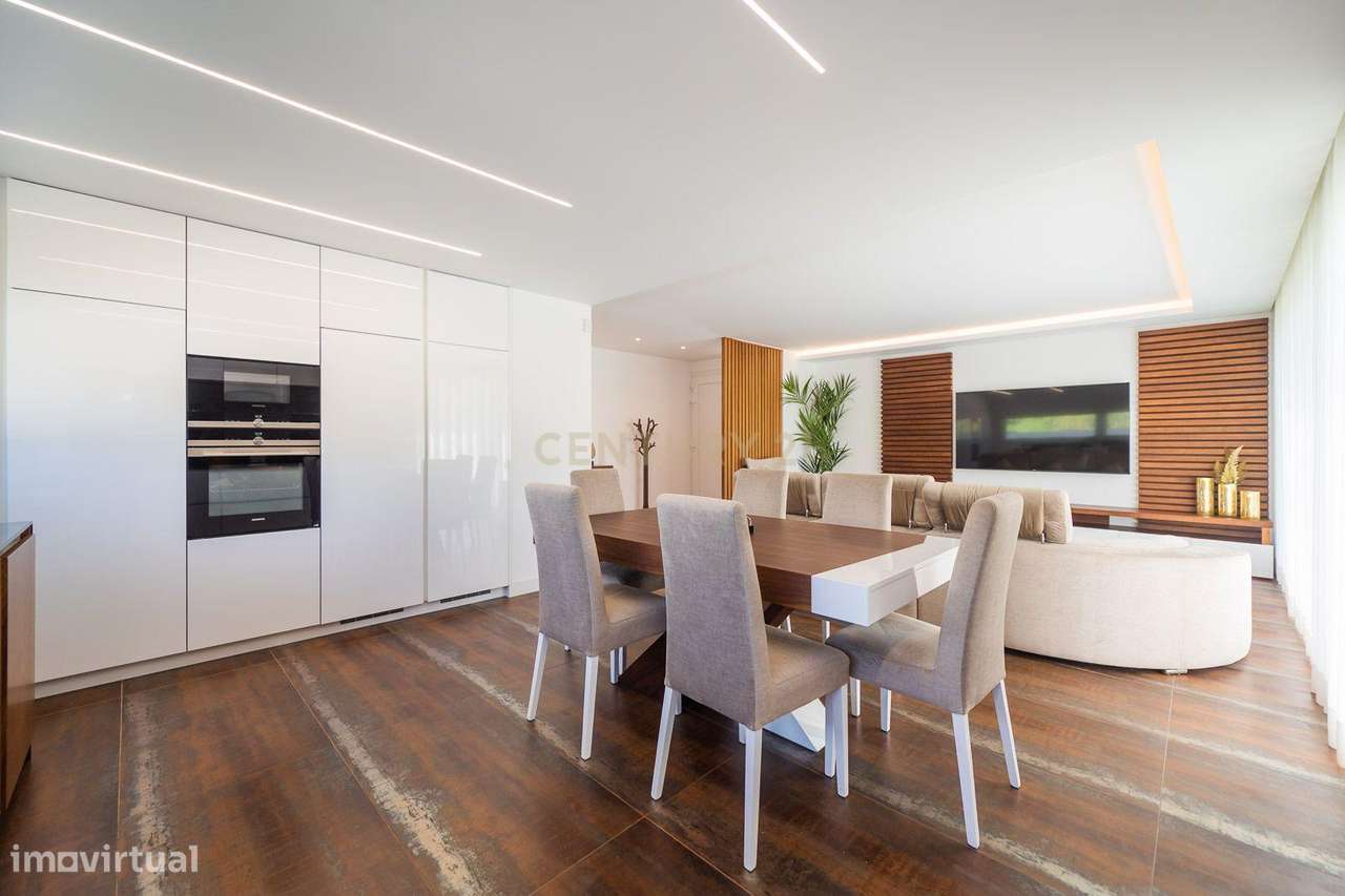 Excelente moradia geminada V4 em Urbanização nova na zona de Albarraqu-21