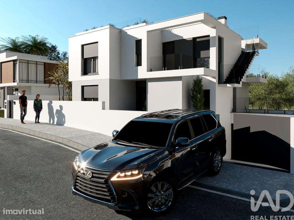 Casa Villa T4 Em Atouguia Da Baleia De 300 00 M2