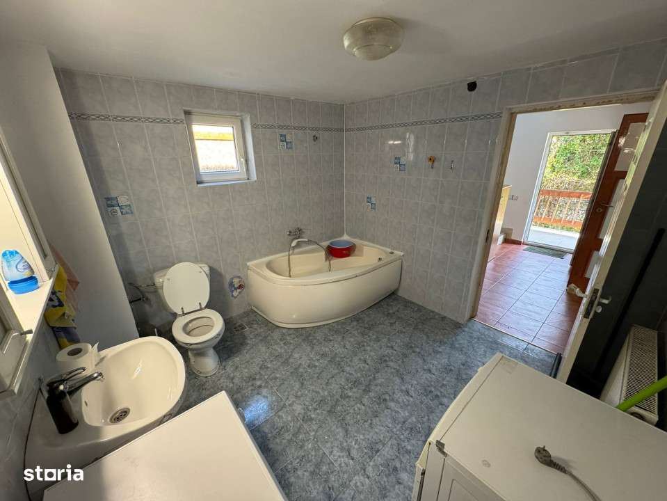 Casa in Sacele pozitionata intr-o zona linistita-15