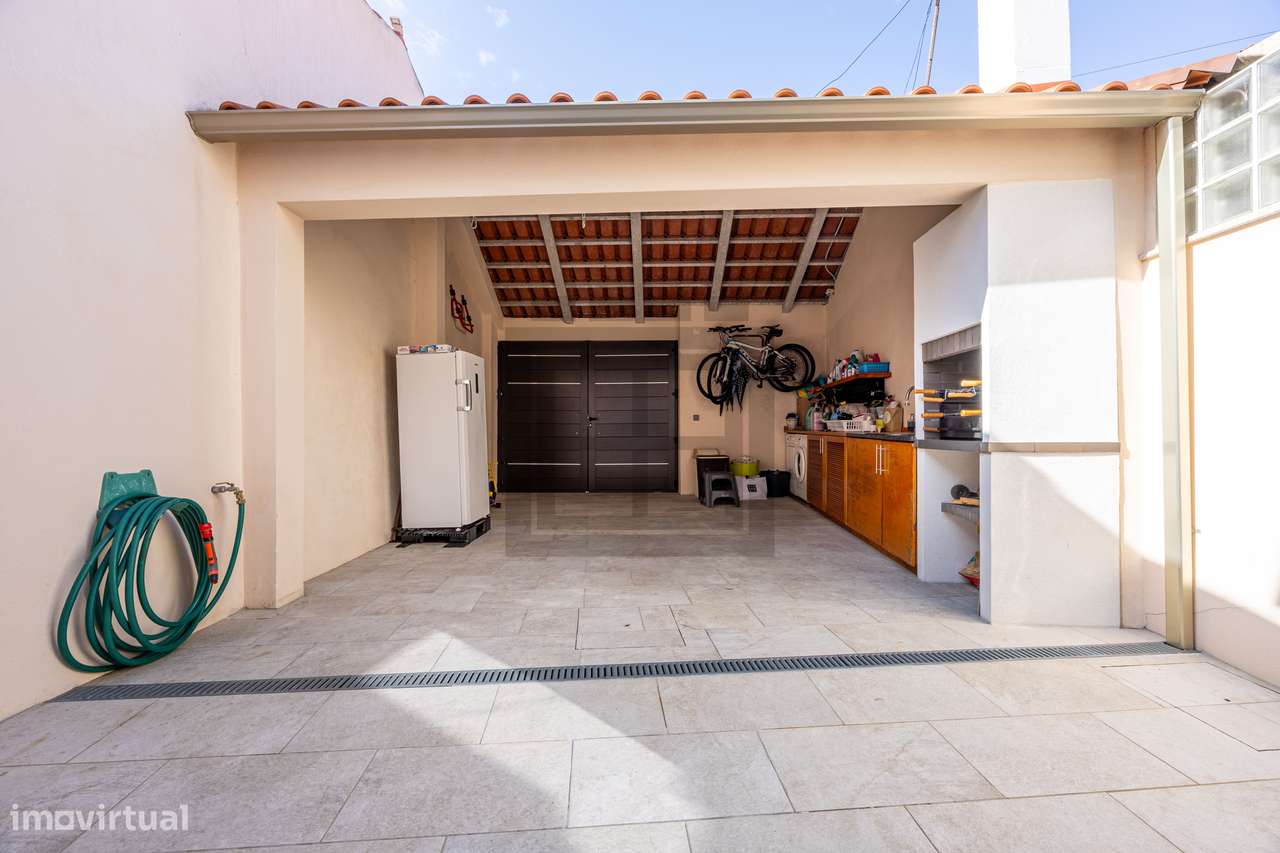 Moradia T3 Renovada no Centro de Ovar - Grande imagem: 4/37