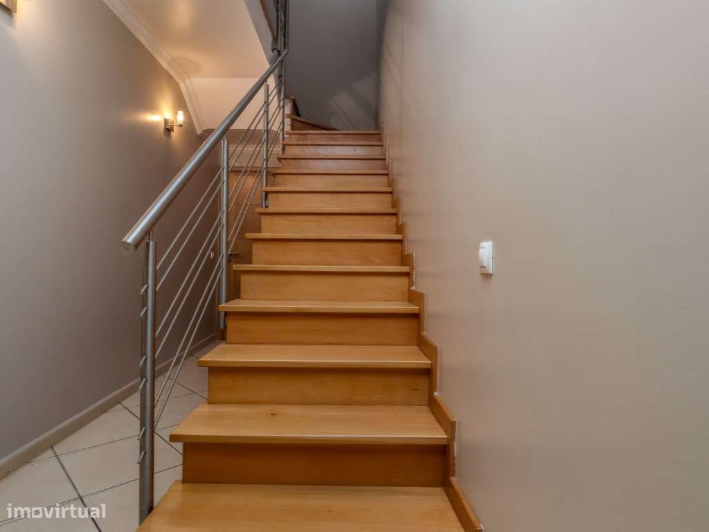 Moradia independente à venda no centro de V.N. Santo André-25