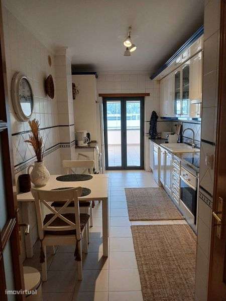 Apartamento T2 com terraço e garagem à venda em Venda do Pinheiro - Grande imagem: 4/12