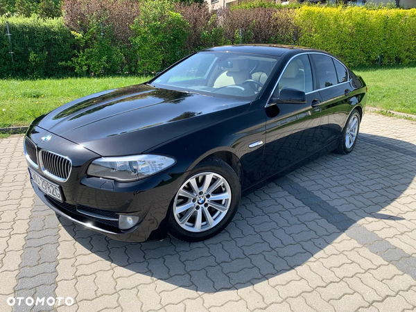 BMW Seria 5 525d xDrive Luxury Line - 2